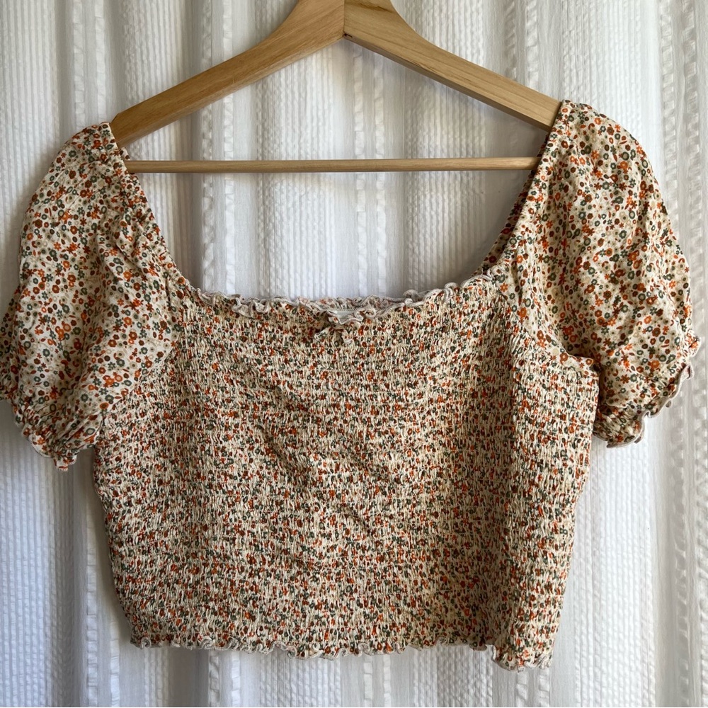 Aerie American Eagle Crop Top Medium M Floral Shirt Smocked Cream Orange Green - Picture 2 of 5